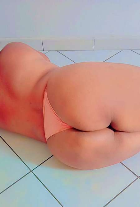  LENA pulpeuse