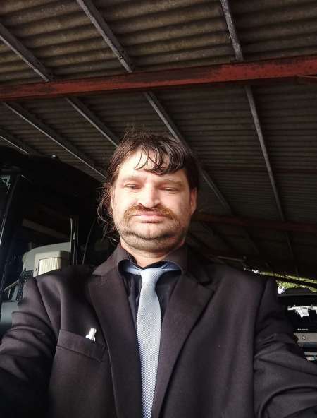 Recherche deux femmes pour une relation polyamour