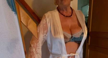 Femme mure uniquement pour homme mur