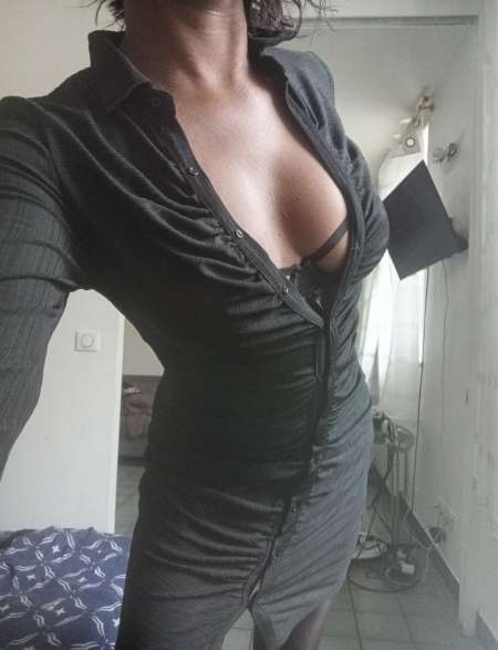 Natacha escorte/cherche un sugar daddy généreux