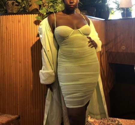  Jeune femme black sensuelle