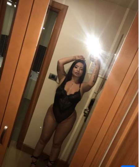  BELLE FEMME COQUINE DE PASSAGE
