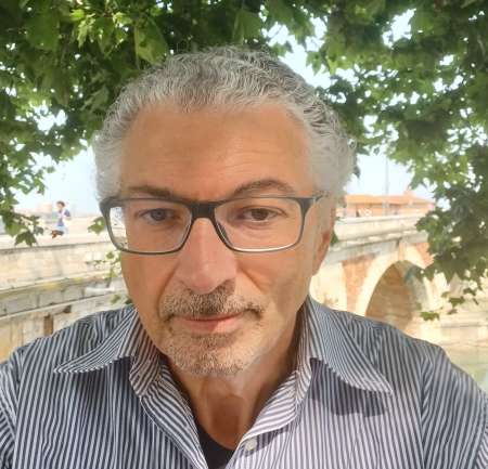 Homme reçois une femme ou un couple