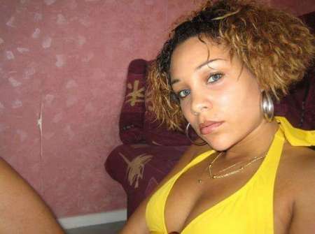 Belle demoiselle disponible maintenant