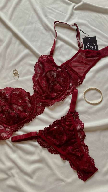 Femme fontaine disponible