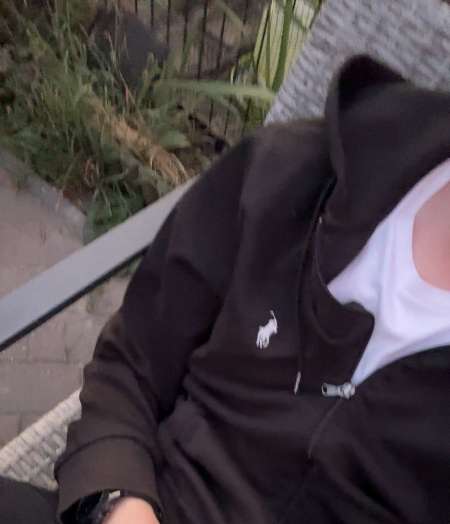 Recherche une femme pour plan dans lieux insolites