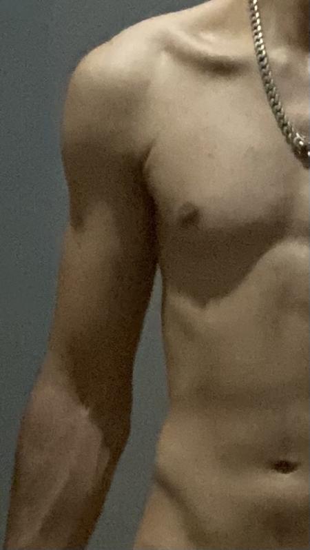 Hot guy for you ladies