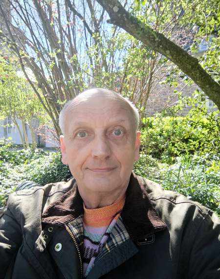 Homme 68 ans propose massage pour femme