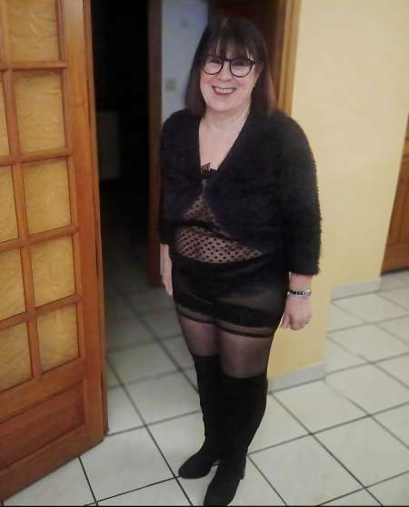 Pluralité masculine pour une coquine a Lyon