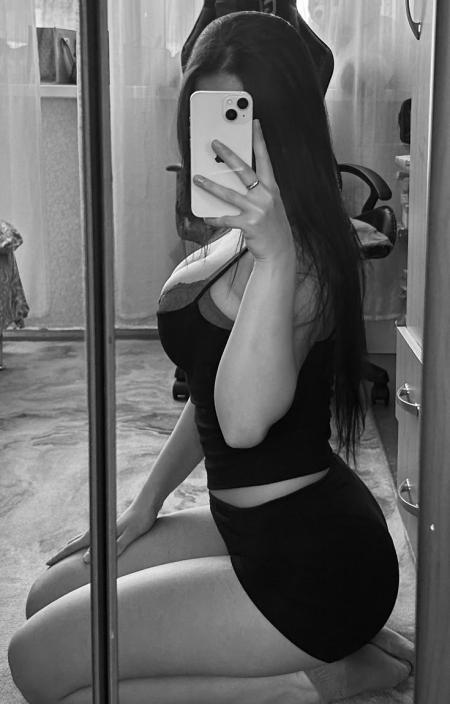 Jeune femme disponible pour moment de plaisir inte